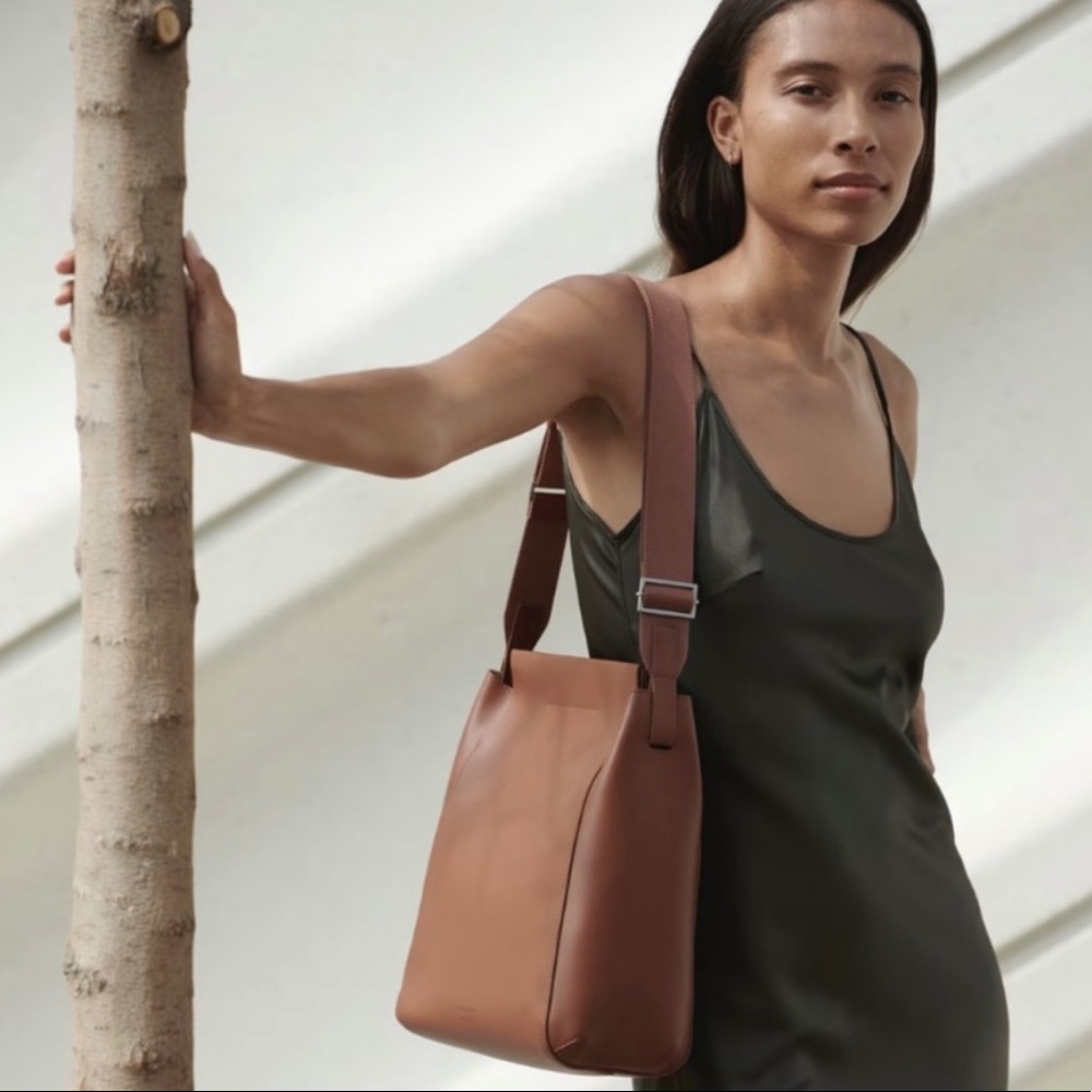 NWOT Everlane Form Crossbody Bag